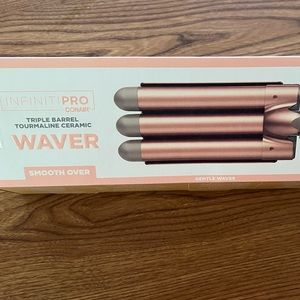 Conair InfinitiPRO By Conair Large Triple Barrel Waver- Brand New